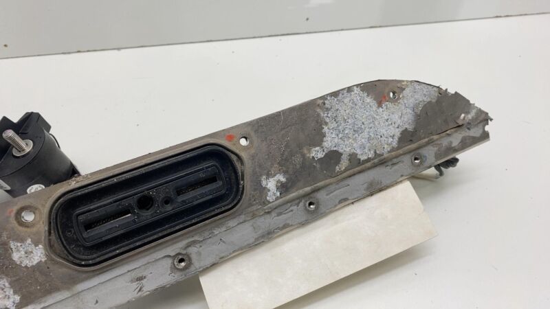 104811300A 2012-2015 Tesla Model S High Voltage Battery Rapid Mate Ancillary Plate Module