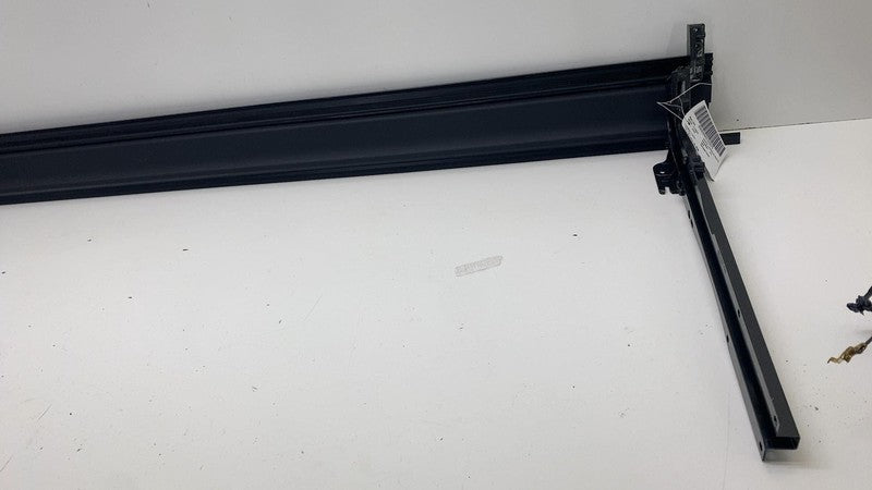 ⭕ 24-25 Tesla Cybertruck Lower Tonneau Horizontal Guide Rail Trim 1852