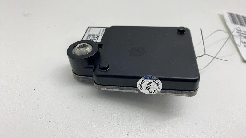 1607917 00 E 2016-2024 Tesla Model S X Y 3 Interior Distance Radar Sensor Control Module Unit