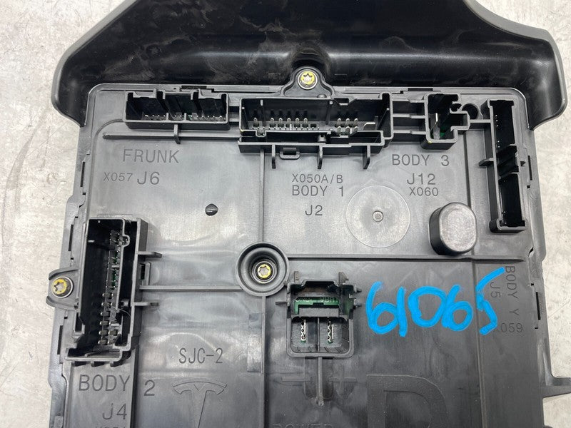⭕ 20-23 Tesla Model 3 Right Low Voltage Electronic Control Module 1567