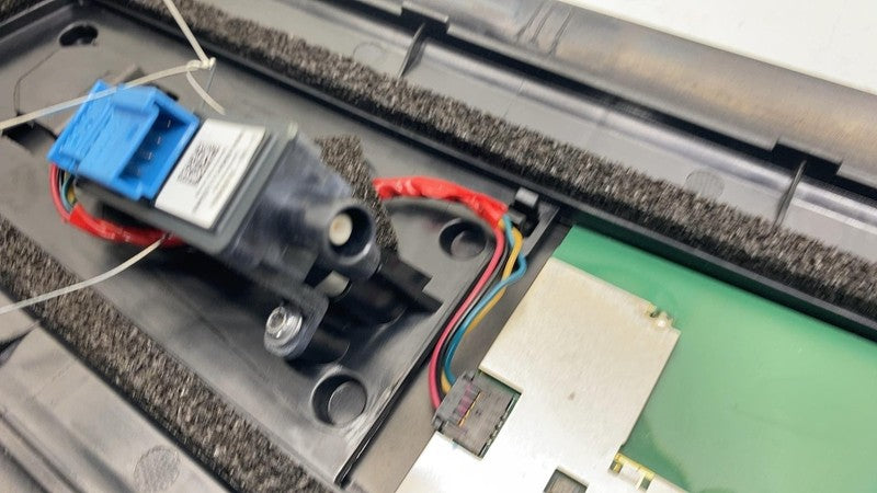 ⭕ 20-23 Model Y Left Exterior B-Pillar Applique Glass Trim LH AP3 1506