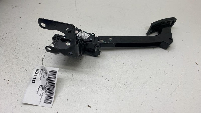 PT00001438F ⭕ 2025 Rivian R1S Accelerator Gas Foot Pedal Throttle w/ Bracket PT00001438-F