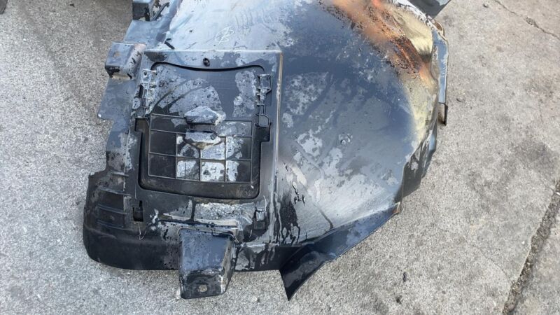 A 166 884 11 22 2016-2019 Mercedes-Benz GLE350 Front Inner Fender Liner Splash Guard Shield Left
