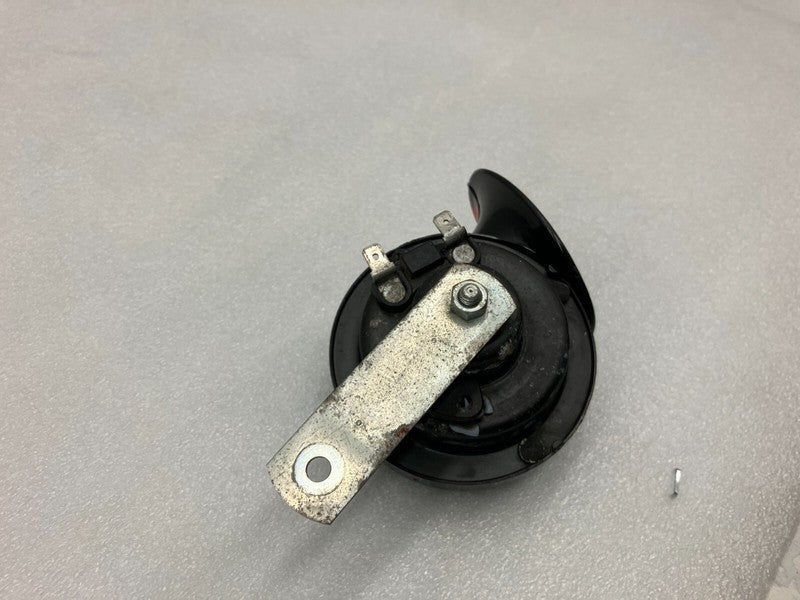A050690 ⭕2012-2020 Tesla Model S Seger High Pitch Tone Horn 12V 510 Hertz w/ Bracket OEM
