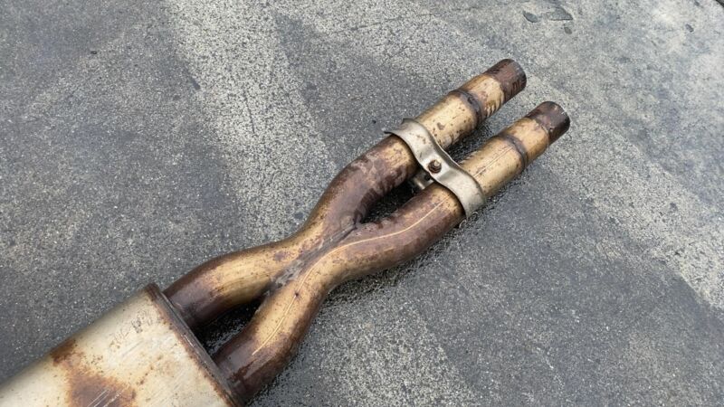 ⭕ 17-20 Maserati Levante Central Exhaust Muffler Silencer Resonator Pipe Tube