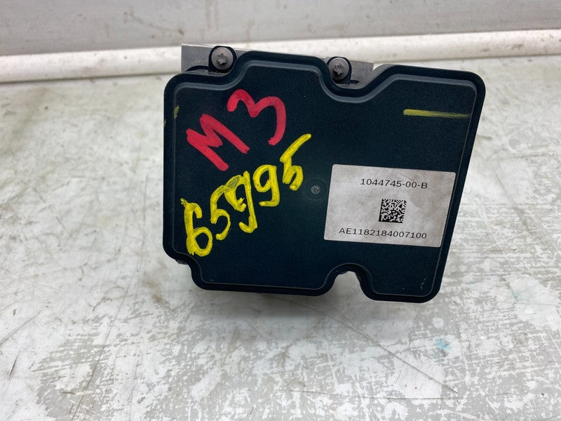 1044745 00 B ⭕ 17-23 Tesla Model 3 Anti-Lock Brake System Abs Pump Module Unit 1044745-00-B