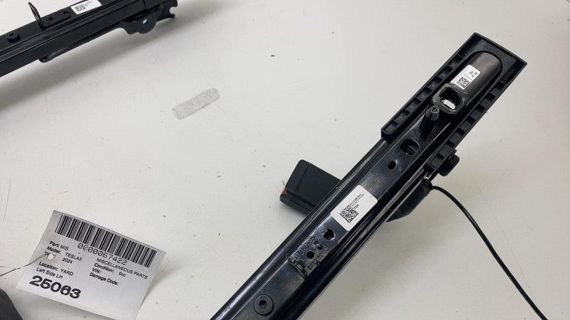 ⭕ 2024-2025 Model 3 Front Left 1st Row Seat Adjuster Motor w/ Track 11