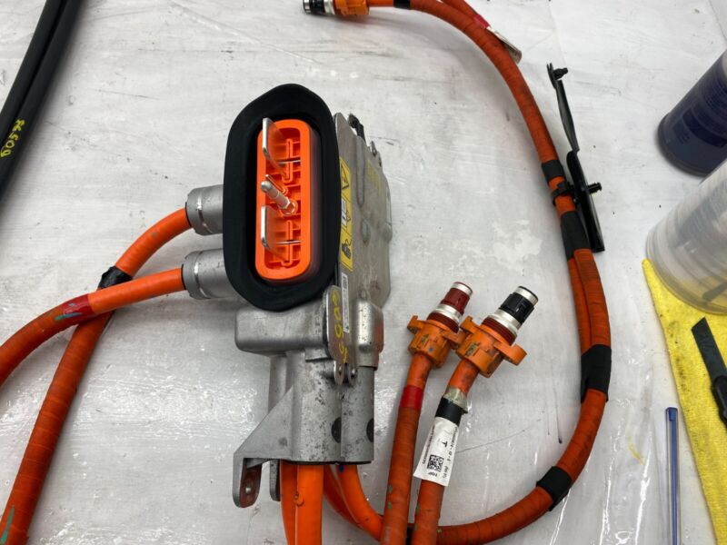 1097000 10 E 12-20 Model S HV Rapid Drive Splitter Battery Port Wire Harness Kit 1062600-10-C