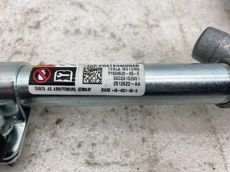 100453205E 12-20 Model S Left Model X Right Seat Belt 1st Row Lap Pretensioner 1004532-05-E