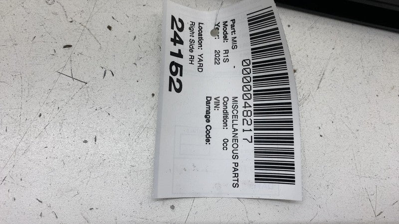 PT00009493 G 2022-2024 Rivian R1T R1S Passenger Side Door Corner Window Glass Right Assembly