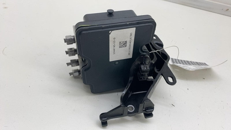 104474500B ⭕ 2017-2023 Tesla Model 3 M3 Anti-Lock Brake System ABS Pump Module 1044745-00-B