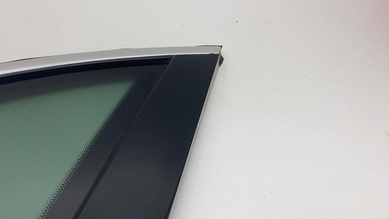 7P5845298 2011-2018 Porsche Cayenne Rear Passenger Side Quarter Corner Window Glass Right