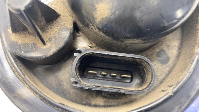 7P0919679 2011-2018 Porsche Cayenne Driver Side Gasoline Tank Fuel Filter Unit Left Assy