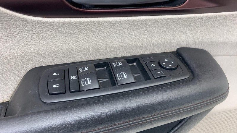 5SC702D2AG ⭕17-24 Chrysler Pacifica Front Driver Side Door Panel Trim Cover Left 5SC702D2AG