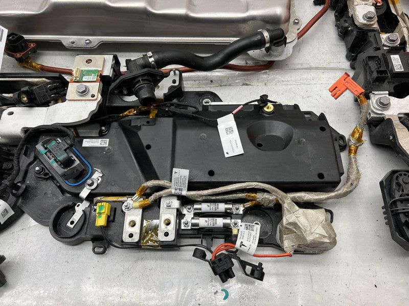 ⭕ 21 Tesla Model S Plaid Battery Power Conversion Charger Penthouse 11