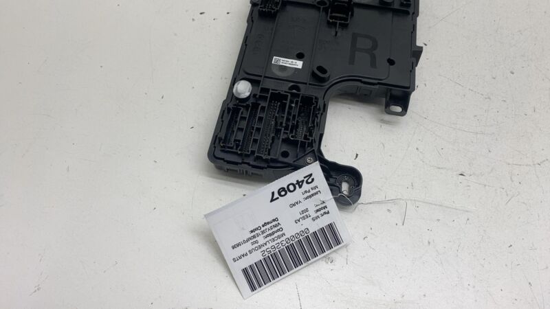 149784800E 17-23 Model Y 3 Front Right Body Controller ECU (5-Seat Type) Gen 3 1567454-00-B