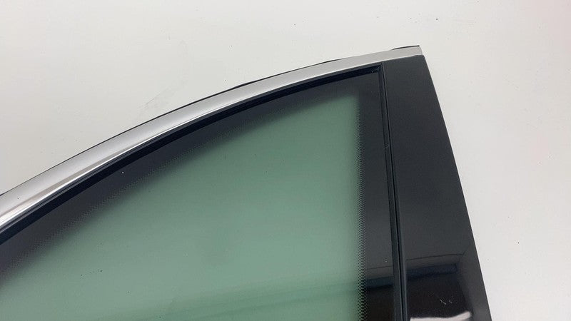 7P5845298 2011-2018 Porsche Cayenne Rear Passenger Side Quarter Corner Window Glass Right