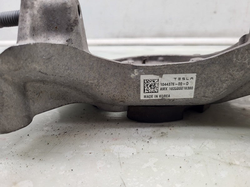 104437600D ⭕ 2017-2023 Tesla Model 3 Y Front Right Upper Strut Mount Bracket 1044376-00-D