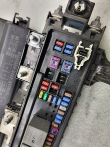⭕ 16-20 Model S Front Trunk Frunk Engine Bay Fuse Box 12V + Cover 1034405-00-F