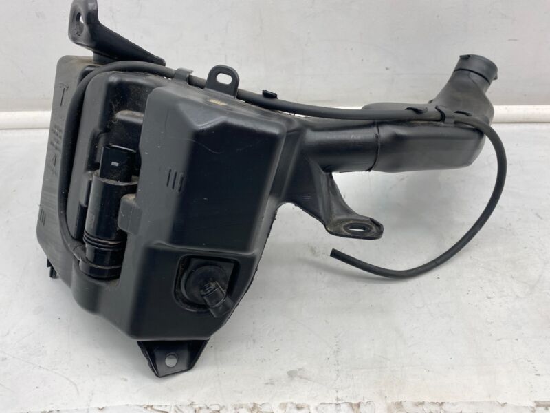 1490400 00 B 20-23 Model Y Windshield Washer System Fluid Tank Reservoir & Motor 1490400-00-B