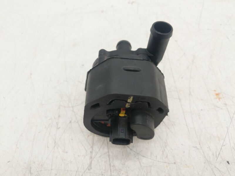 2016-2020 Tesla Model S X Cooling System Auxiliary Water Coolant Pump FWD Assy