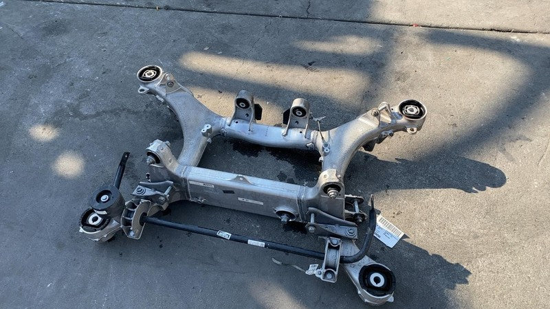 6861459-01 ⭕ 2018-2022 BMW 530e xDrive G30 Rear Suspension Subframe w/ Stabilizer Sway Bar