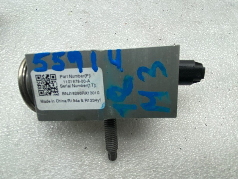 1101878 00 A 17-23 Model 3 Air Conditioner AC HVAC Heater Core Valve Tube Sensor 1101878-00-A