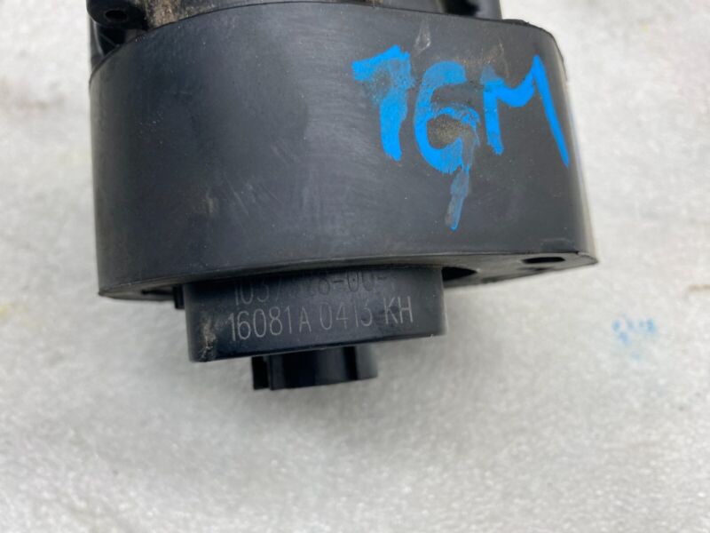 2016-2020 Tesla Model X MX Cooling System Auxiliary Coolant Water Pump Assembly