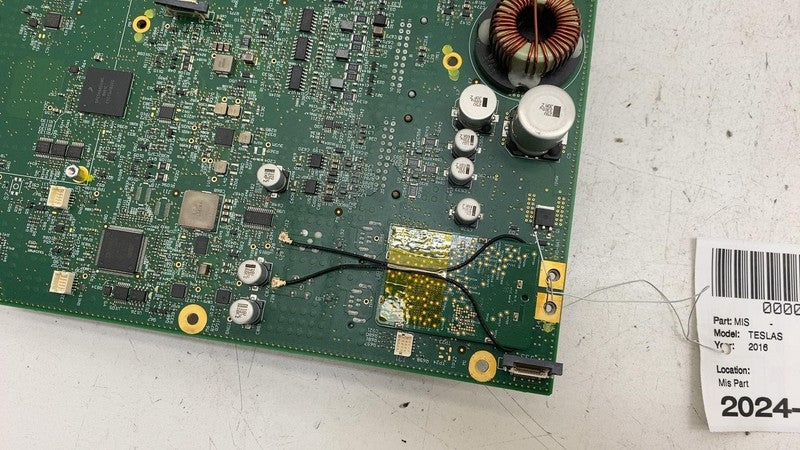⭕ 12-20 Tesla Model S Media Control Unit Motherboard Electronics 10554
