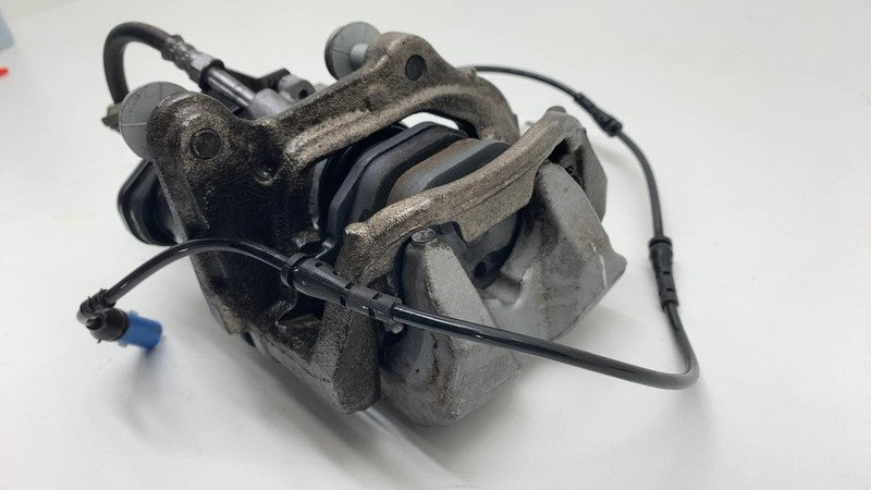 2017-2020 BMW 530e 530i G30 Rear Right Caliper + Brake Hose Line w/o S