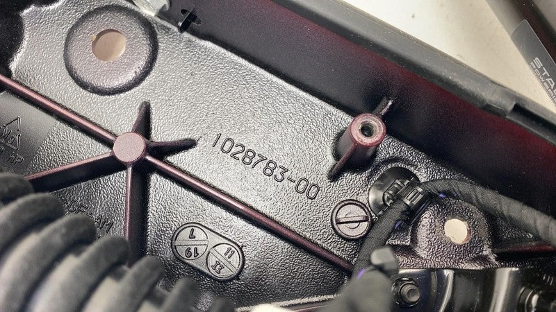 ⭕ 2016-2025 Tesla Model X Rear Passenger Side Door Glass Frame Right 1