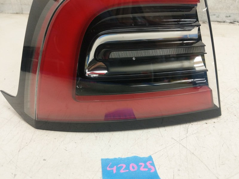 ⭕ 2017-2022 Tesla Model 3 Rear Driver Exterior Taillight Outer Tail Lamp Left LH