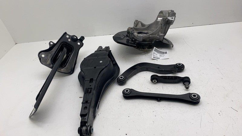 31681837 ⭕ 21-23 Polestar 2 Front Left Knuckle w/ Rear Upper & Lower Control Arm 31681837