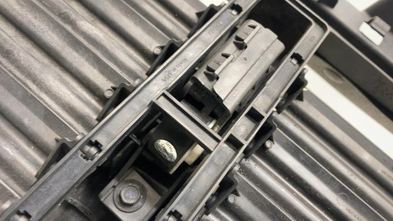 68104712AF ⭕13-23 Ram 1500 Front Radiator Support Air Duct Grille Intake Shutter 68104712AF