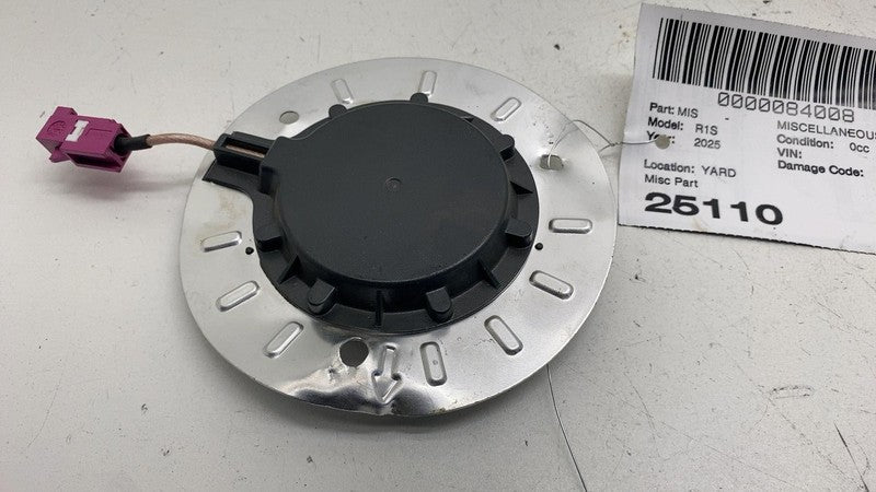 ⭕ 2025 Rivian R1S Rear Tailgate GNSS Antenna Control Module Unit PT006