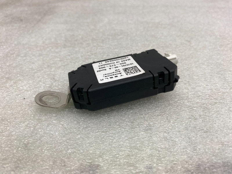 107973500A ⭕ 17-23 Tesla Model 3 Infotainment Antenna Amplifier AMP Radio FM 1079735-00-A