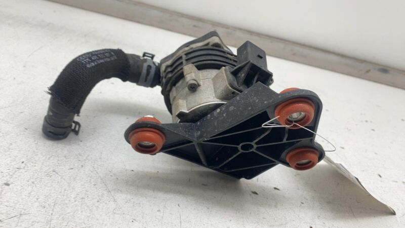 2019-2023 Audi E-Tron Battery Rear Auxiliary Water Pump w/ Bracket and Hose OEM