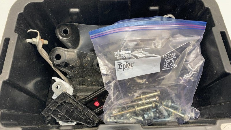 ⭕ 2024 Toyota Prius Set of Bolt