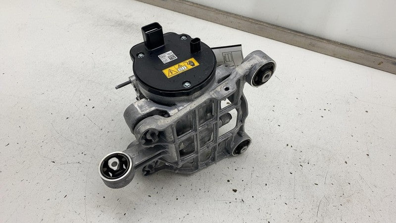 PT00050311 2022-2024 Rivian R1S Air Conditioning A/C Compressor Pump Unit w/ Mount Bracket