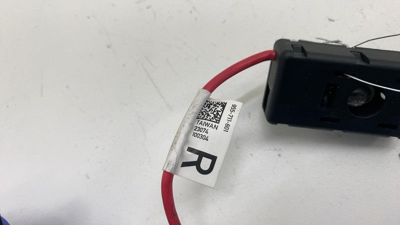 ⭕ 20-23 Model 3 Y Rear Right Radio Antenna Noise Filter Amplifier 1680