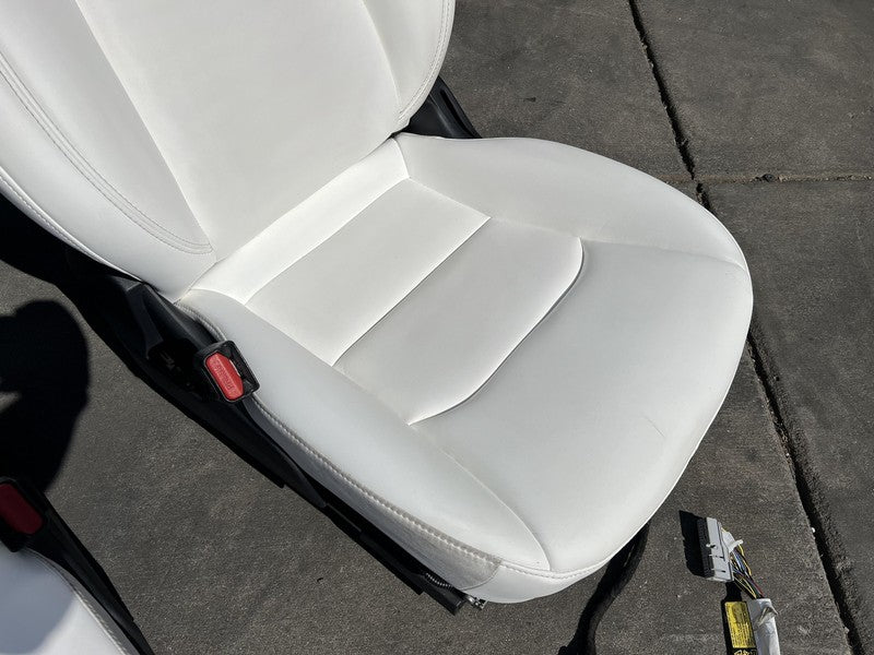 1456943-99-E ⭕ 2020-2022 Tesla Model Y MY Three Row 7-seater Interior Seat Cushion Assy White