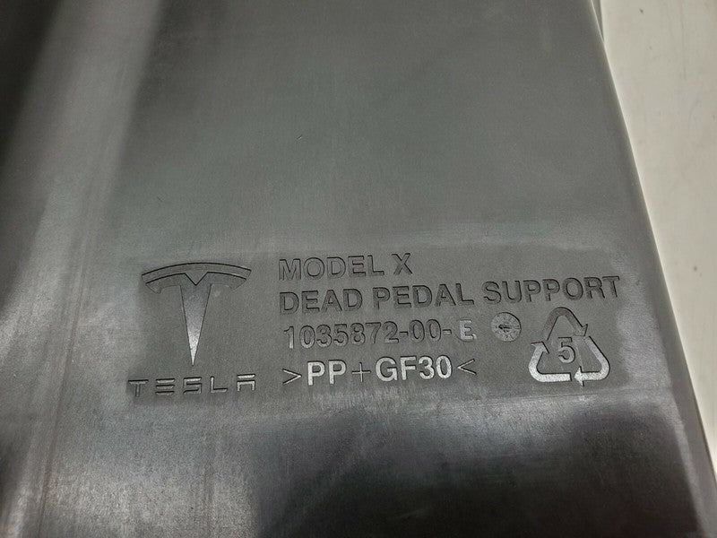 ⭕ 16-20 Tesla Model X Front 1st Row Carpet Rest Dead Pedal Support 103
