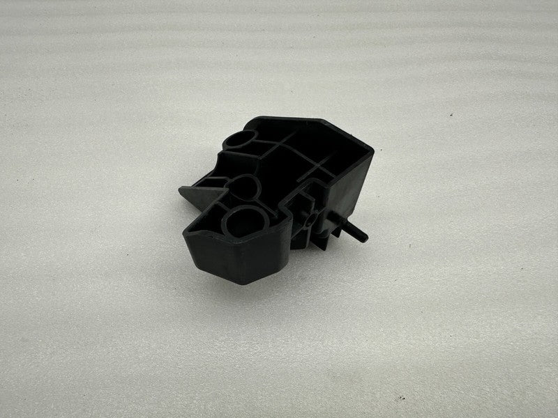 102079300B ⭕ 12-15 Model S Front Driver Side Bumper Guide Support Bracket Left 1020793-00-B