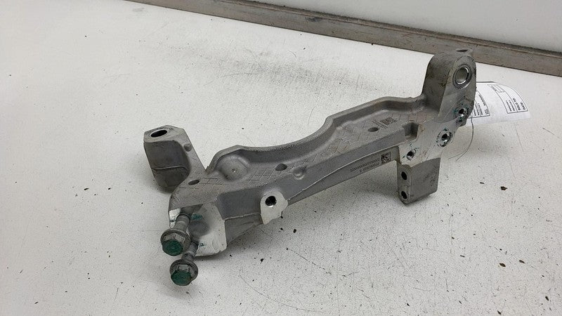PT00613518B ⭕22-25 Rivian R1T R1S Front Left Lower Subframe Crossmember Bracket PT00613518-B