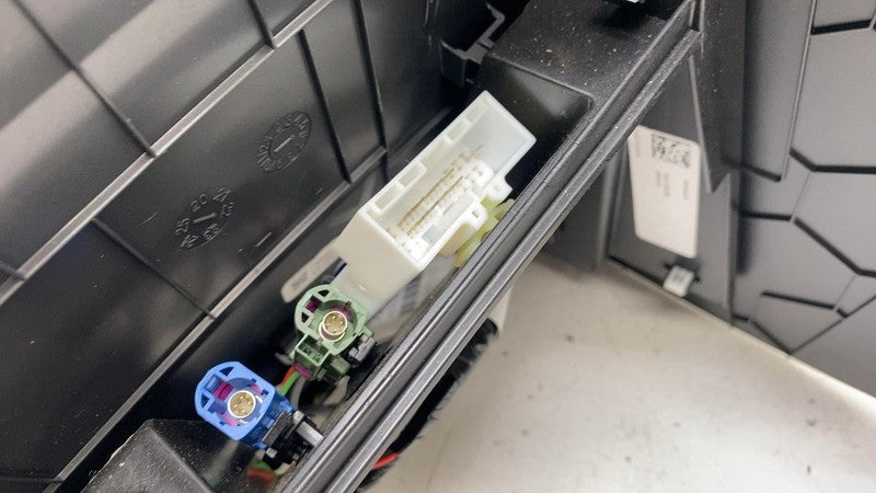 ⭕ 2022 2023 2024 Rivian R1T R1S Front Center Console Assembly Ocean Coast OEM