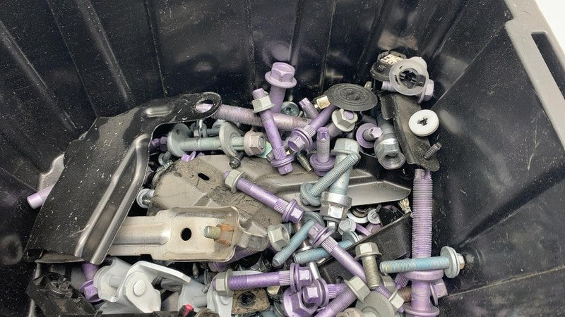 ⭕ 2024 Toyota Prius Set of Bolt