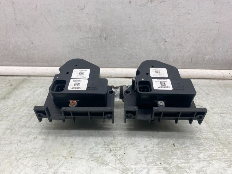 106422500E 2016-2020 Tesla Model X MX Coolant Pump Cooling Valve Actuator 3-Way & 4-Way OEM