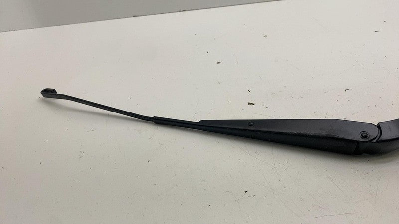 ⭕ 19-25 Chevrolet Silverado 1500 Front Passenger Side Windshield Wiper Arm Right