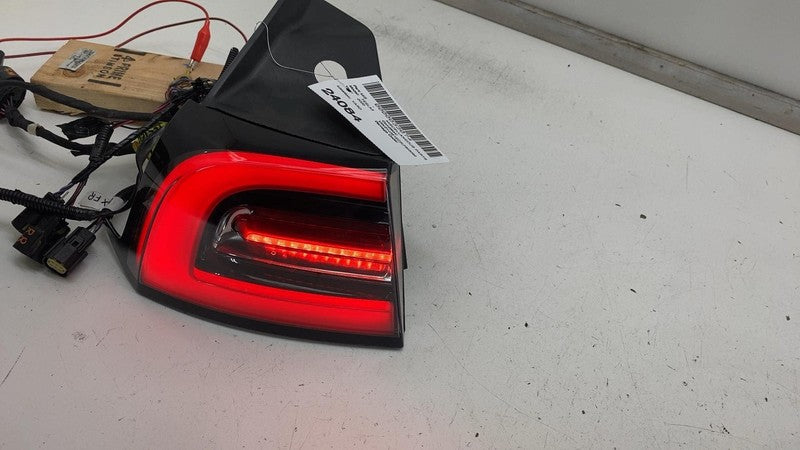 1077399 ⭕ 2017-2022 Tesla Model 3 Rear Exterior Taillight Outer Tail Lamp Left 1077397