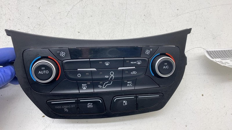HM5T 18C612 AB 2017 2018 Ford C-Max AC Heat Temperature Control Unit Assembly HM5T-18C612-AB